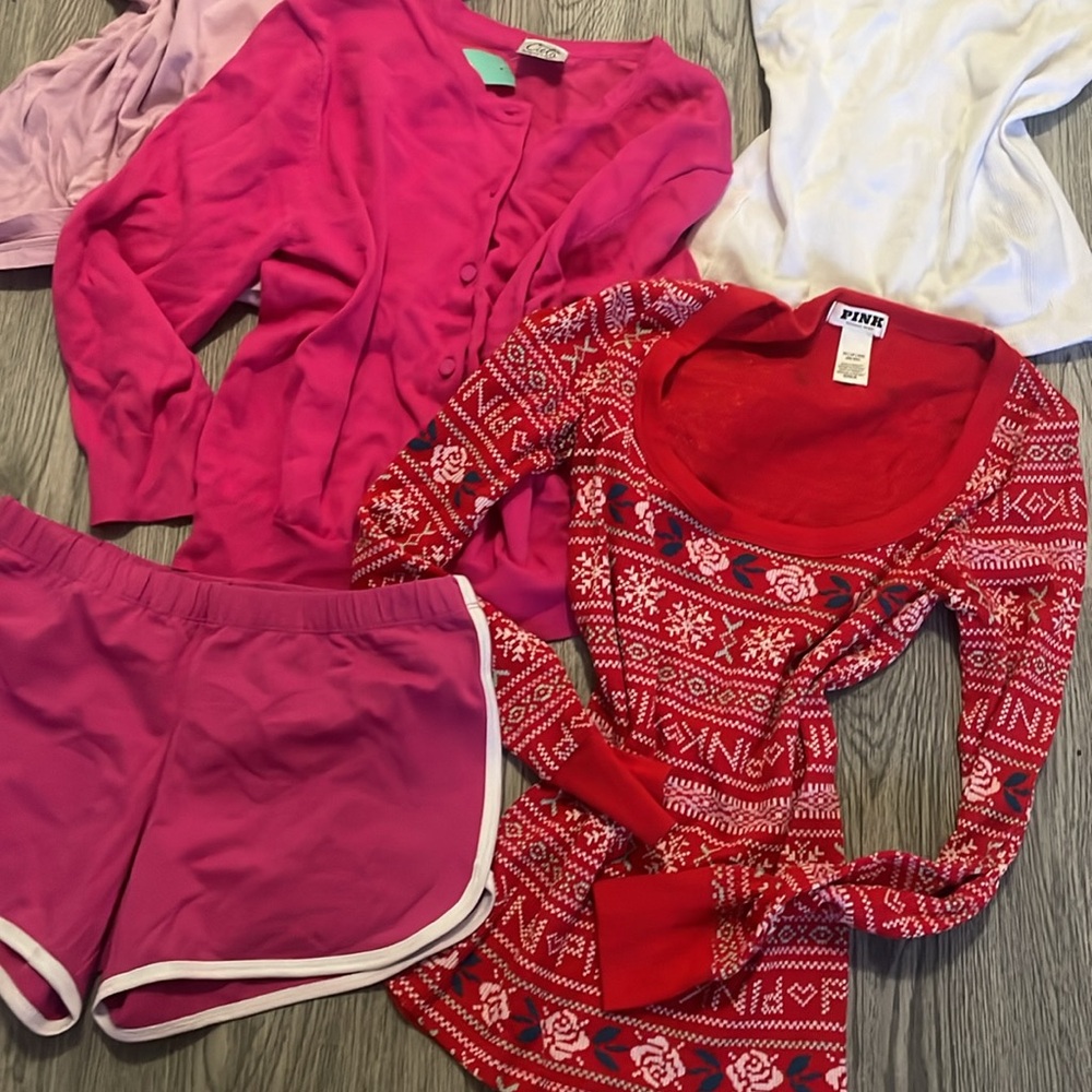 🩷$12 FASHION BUNDLE!! 🩷 - Picture 2 of 4